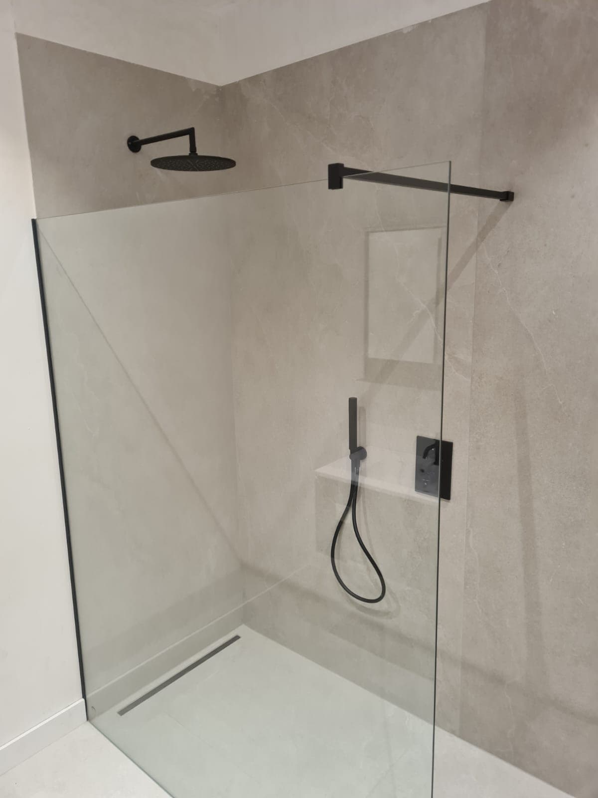 Badkamer in microcement · Antwerpen